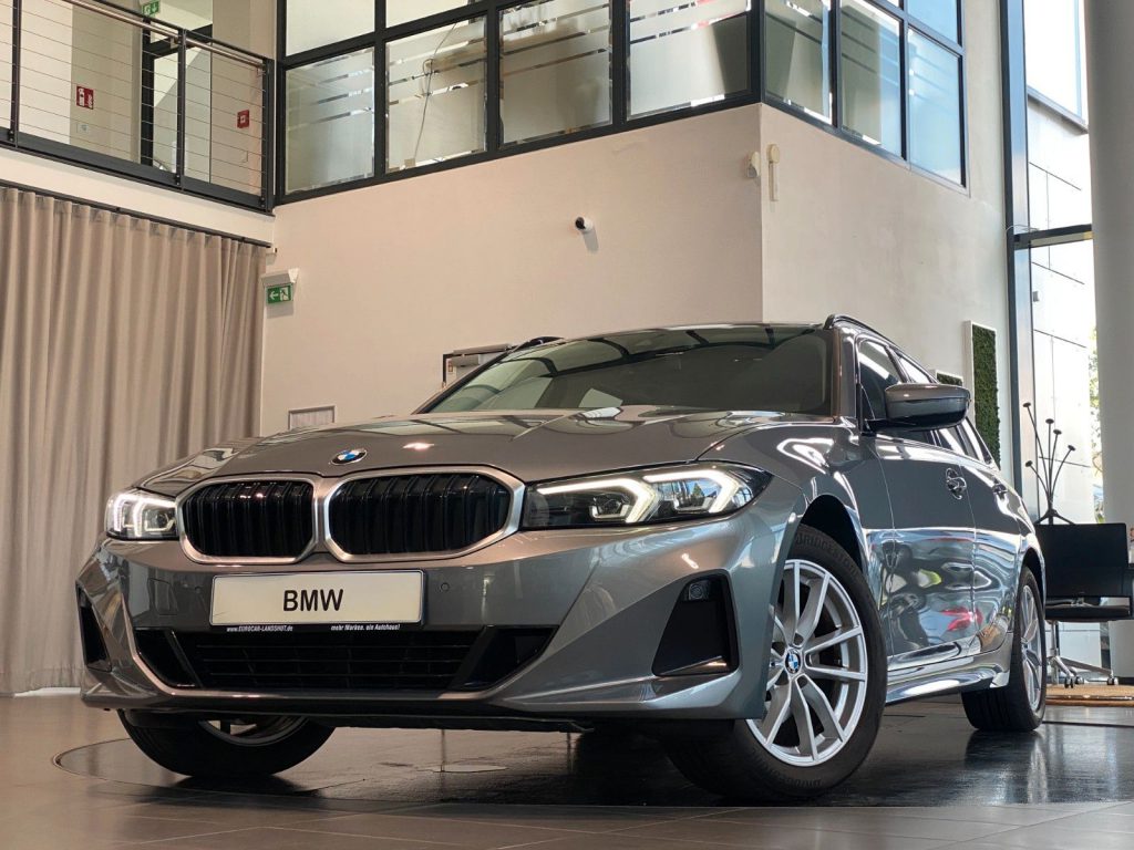 BMW 320d Touring xDrive Curved DrivingA. DAB Shz LED