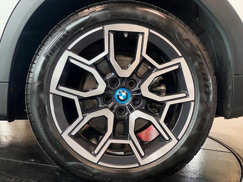 BMW iX2 xDrive30 InnovP Memory Pano H&K ACC AHK 360°