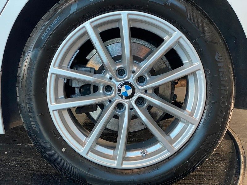 BMW 318d Touring Curved DrivingAssistant Shzg LED