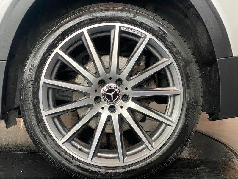 Mercedes-Benz GLB 250 4Matic AMG NightP MBUX Pano LED DTR AHK