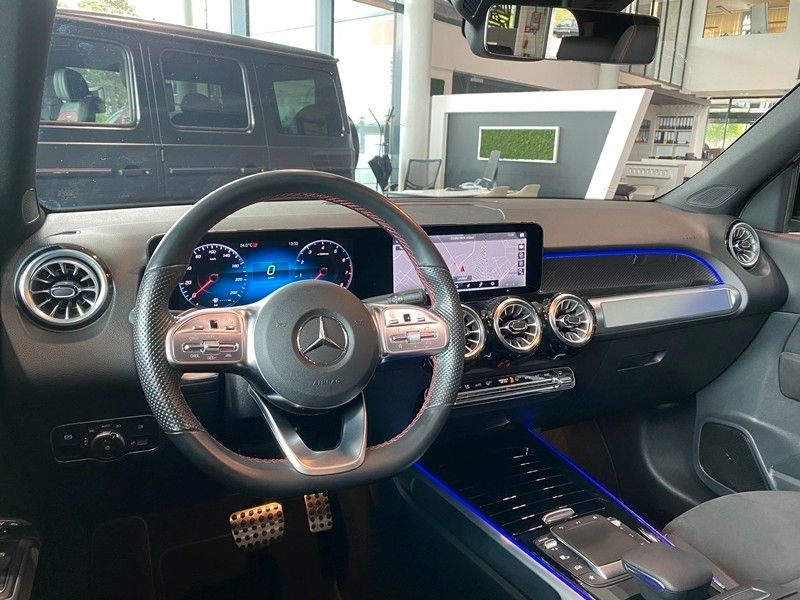 Mercedes-Benz GLB 250 4Matic AMG NightP MBUX Pano LED DTR AHK