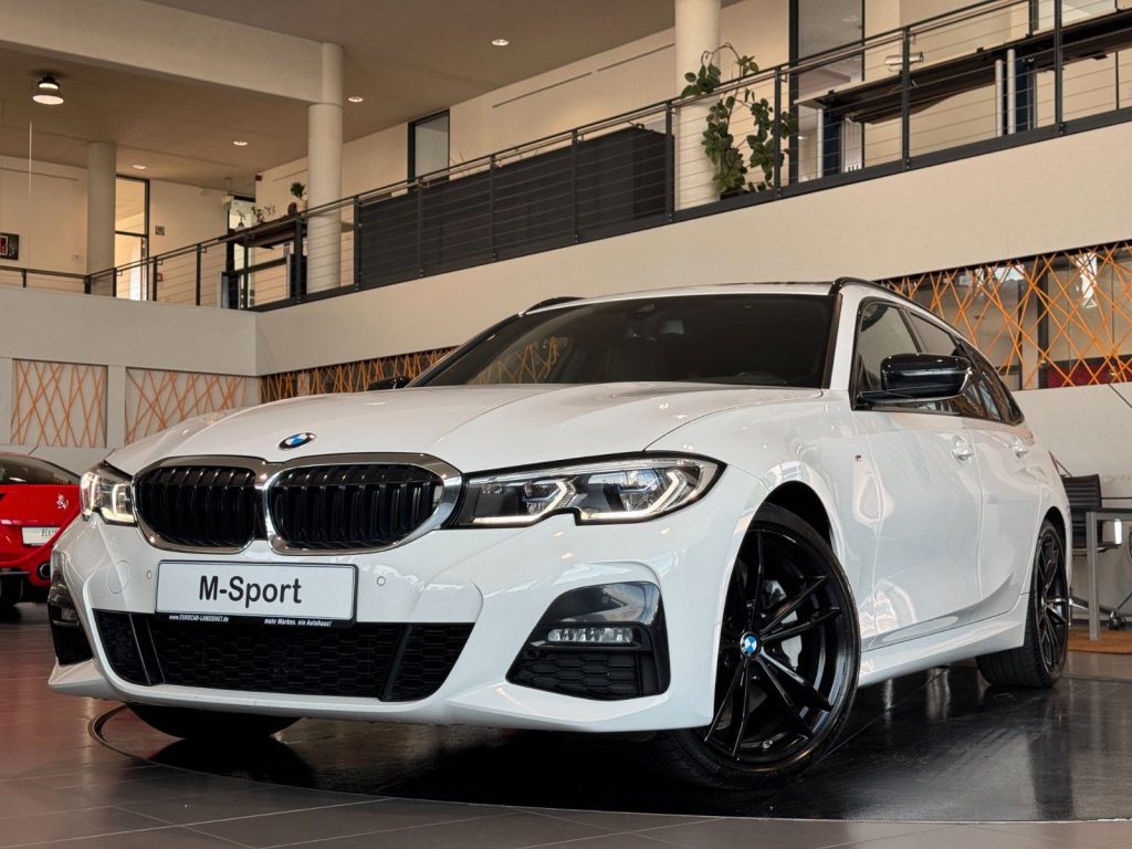 BMW 330i xDrive M-Sport CockpitProf Laser Pano Leder