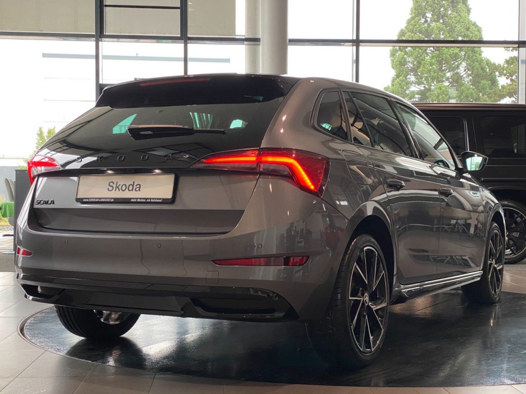 Skoda Scala 1.5 TSI Monte Carlo ViCo Pano LED Kam ACC