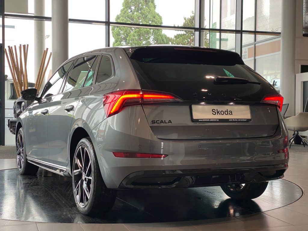 Skoda Scala 1.5 TSI Monte Carlo ViCo Pano LED Kam ACC