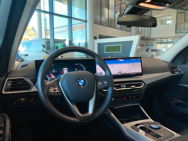 BMW 318d Touring Curved DrivingAssistant Shzg LED
