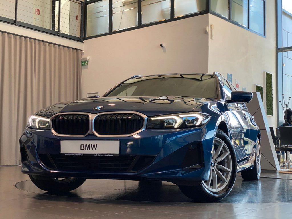 BMW 318d Touring Curved DrivingAssistant SportS Kam.