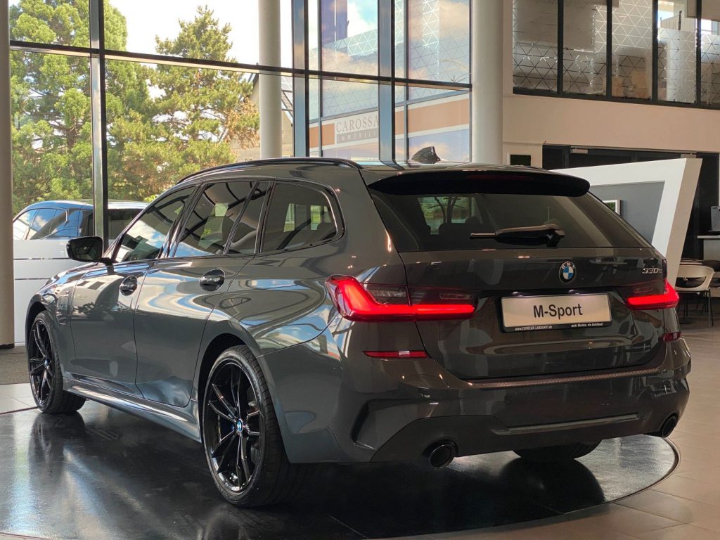 BMW 330e M-Sport CockpitProf Memory H&K ACC AHK 19"