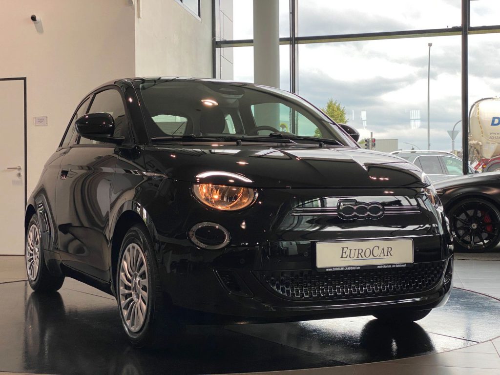 Fiat 500e RED SmartphoneInt. KomfortP Shzg Kamera PDC