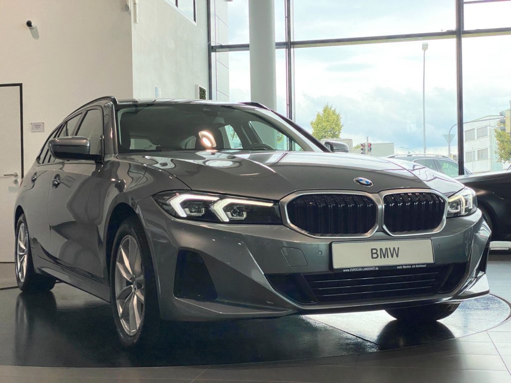 BMW 320d Touring xDrive Curved DrivingA. DAB Shz LED