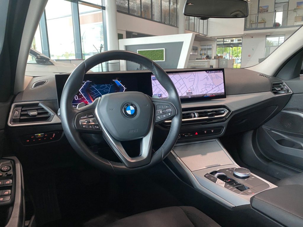 BMW 320d Touring xDrive Curved DrivingA. DAB Shz LED