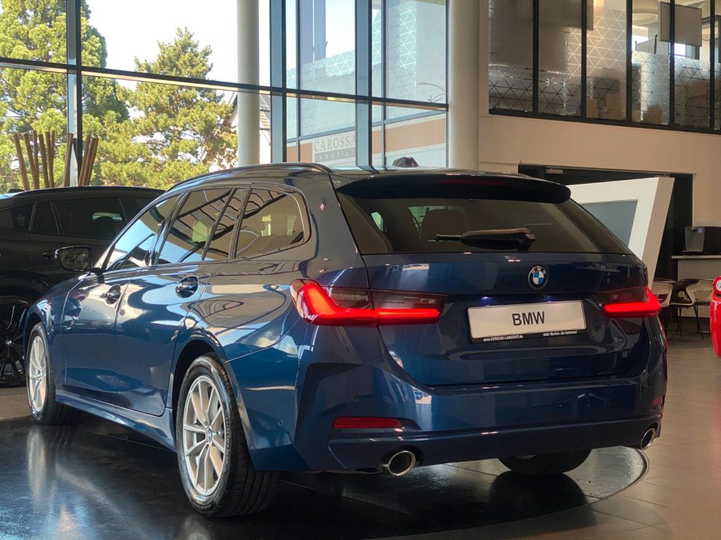 BMW 318d Touring Curved DrivingAssistant SportS Kam.