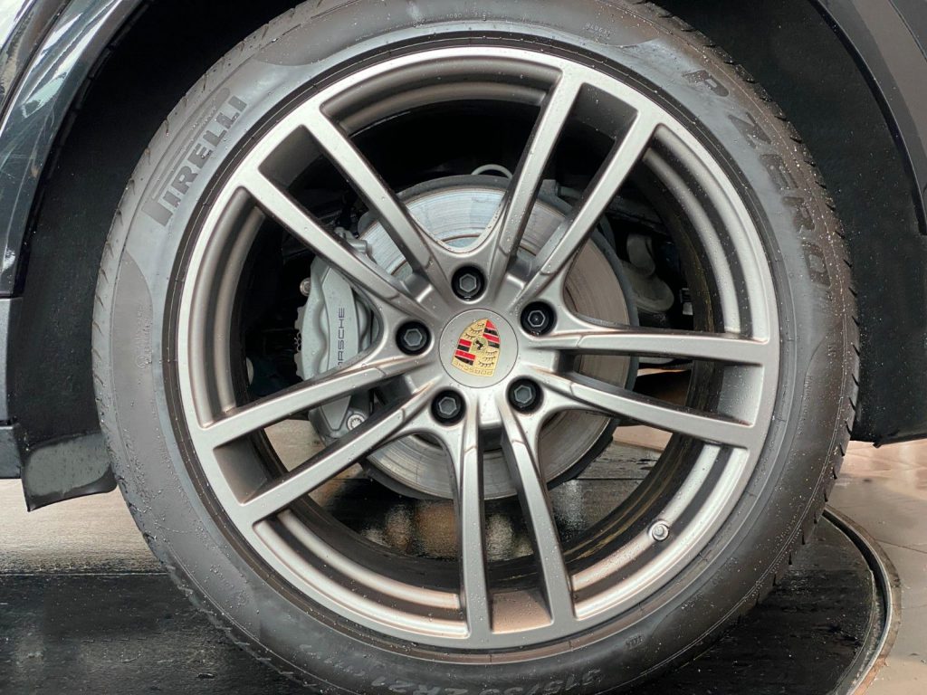 Porsche Cayenne S Platinum 18-Wege InnoDr HUD PDLS+ PASM