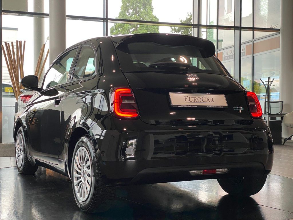 Fiat 500e RED SmartphoneInt. KomfortP Shzg Kamera PDC