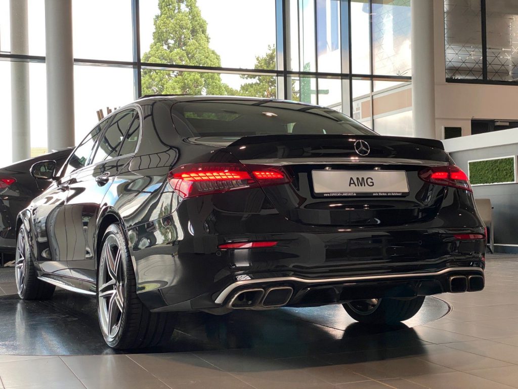 Mercedes-Benz E 63 S Lim. 4Matic+ MBUX Sbel Pano Burmester DTR