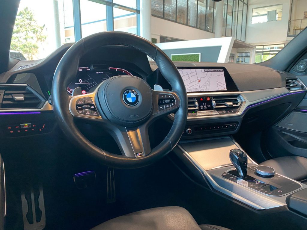 BMW 330e M-Sport CockpitProf Memory H&K ACC AHK 19"