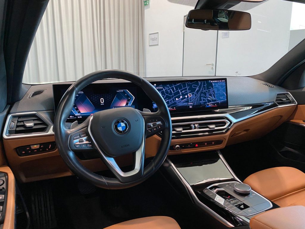 BMW 318d Touring Curved DrivingAssistant SportS Kam.