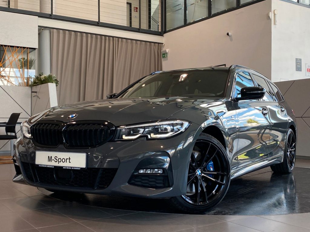 BMW 330e M-Sport CockpitProf Memory H&K ACC AHK 19"