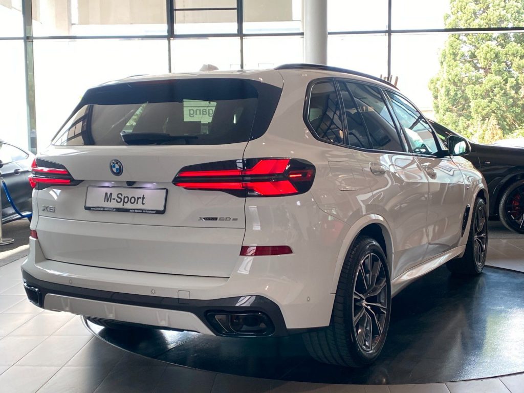 BMW X5 50e xDr. M-Sport Pro Shadow Pano IconicGlow