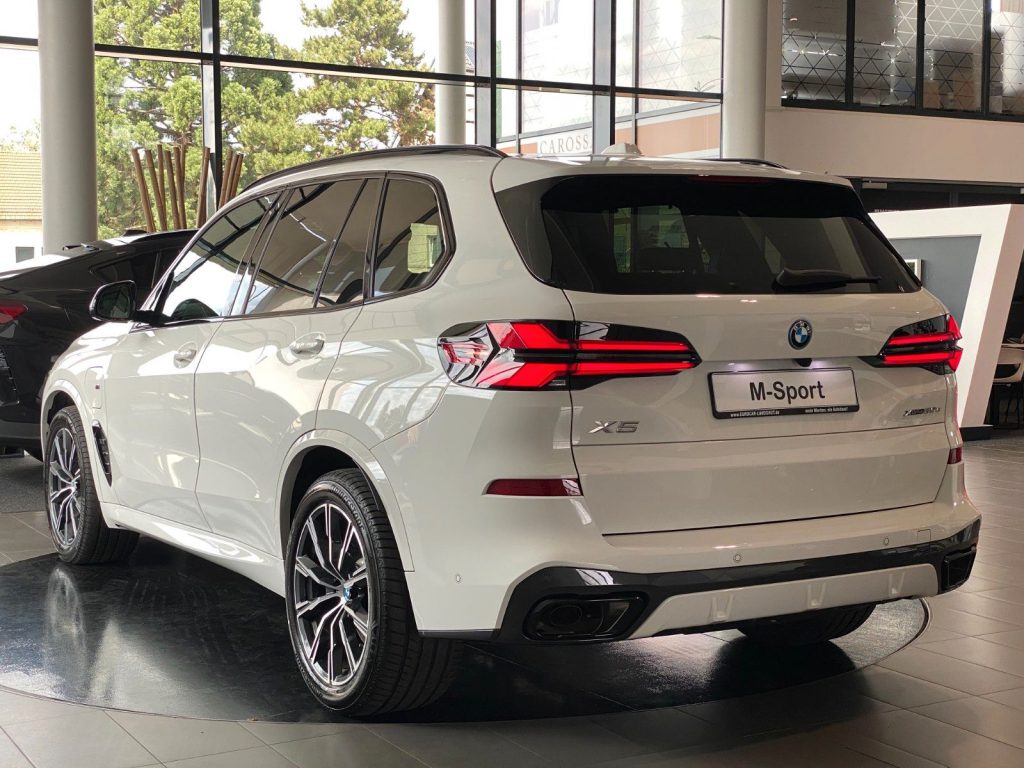 BMW X5 50e xDr. M-Sport Pro Shadow Pano IconicGlow