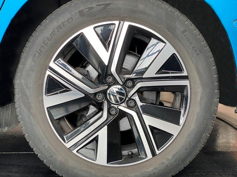 Volkswagen Touran 1.5 TSI Highline R-Line Navi AppC LED ACC
