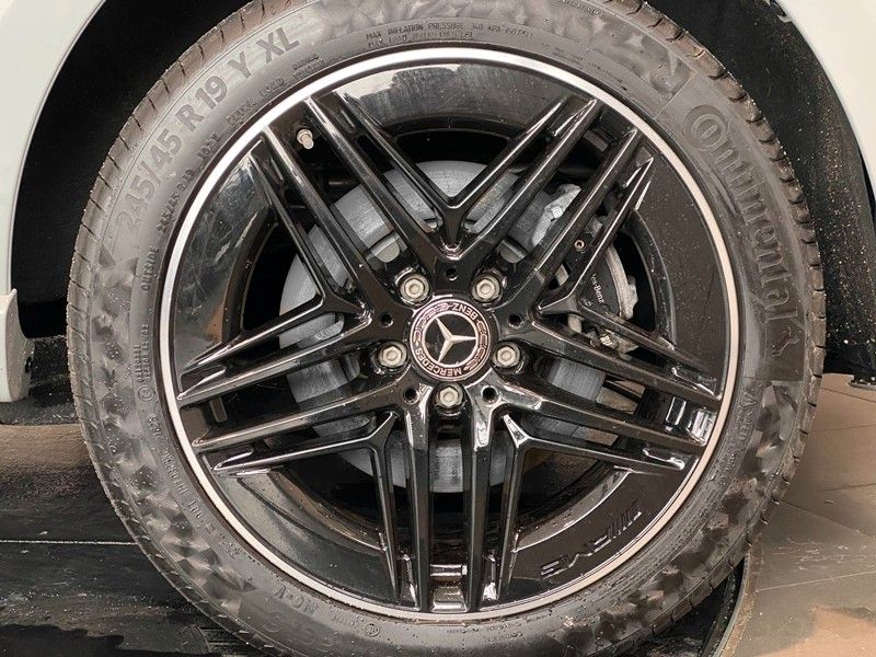 Mercedes-Benz V 300d lang 4M AMG MBUX Sbel Sthz Pano DTR AHK