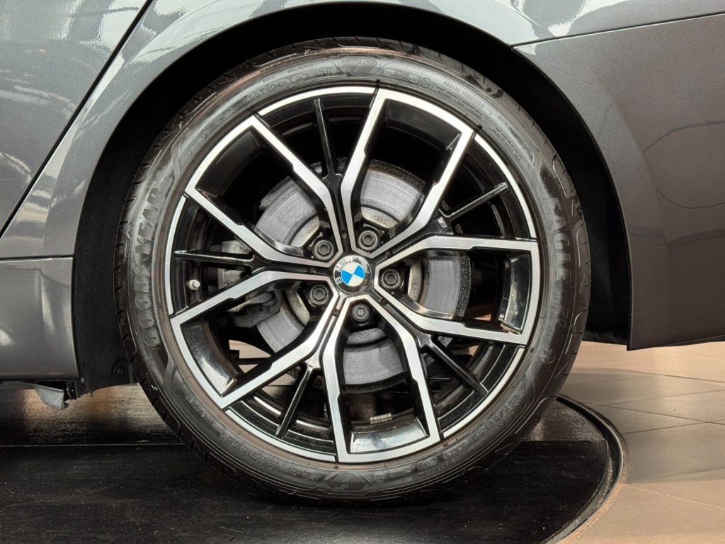 BMW 520d M-Sport CockpitProf Leder Memory Pano ACC