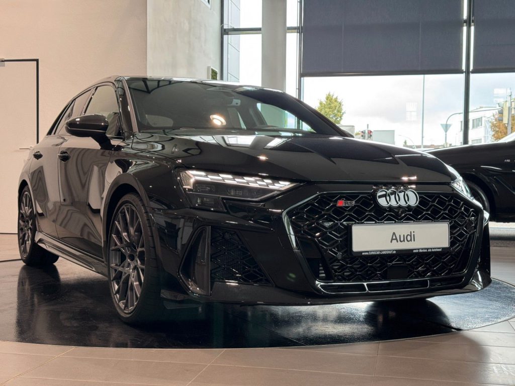 Audi RS3 Schale Matrix Carbon Pano Keramik Sportabg.