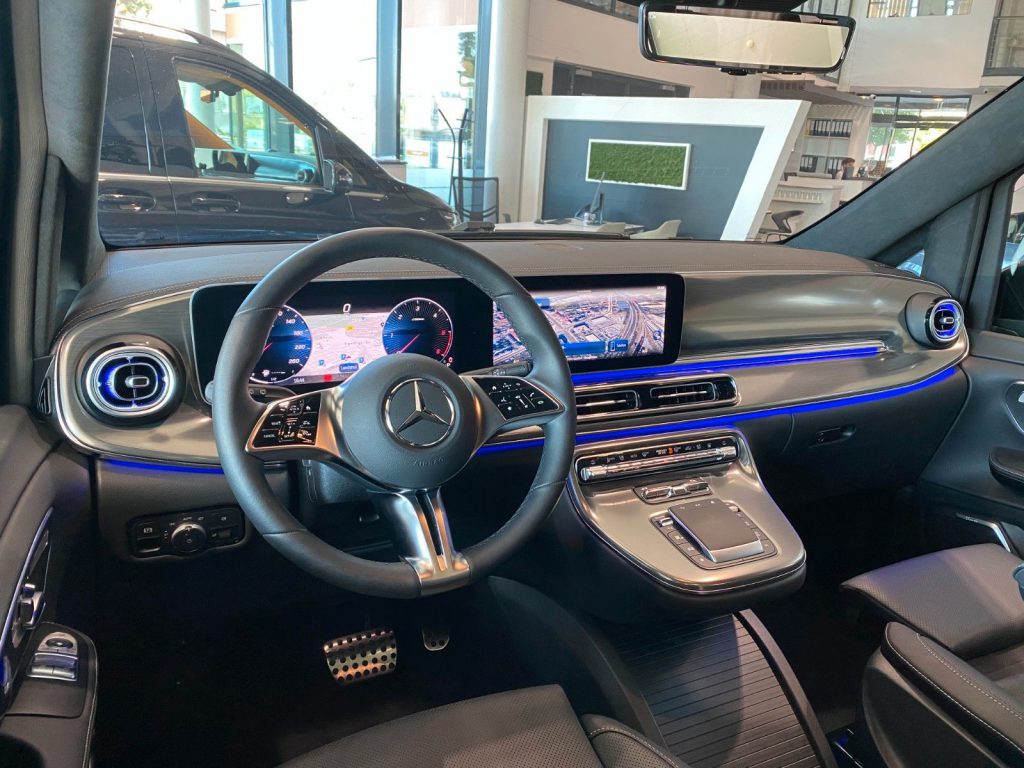 Mercedes-Benz V250d lang Exclusive Airmatic Sbel Pano Sthz AHK