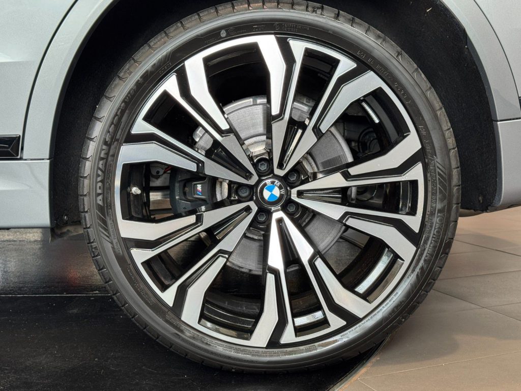BMW X7 40i M-SportPro M-Sitze SkyL Sbel B&W ACC AHK