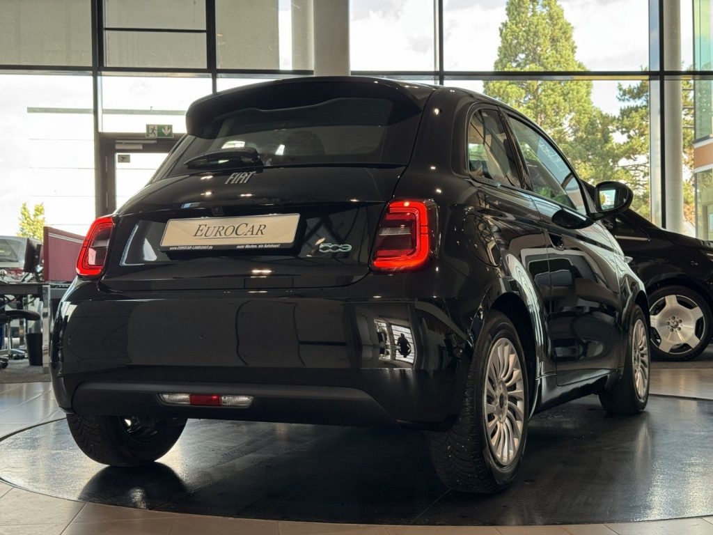 Fiat 500e RED SmartphoneInt. KomfortP Shzg Kamera PDC