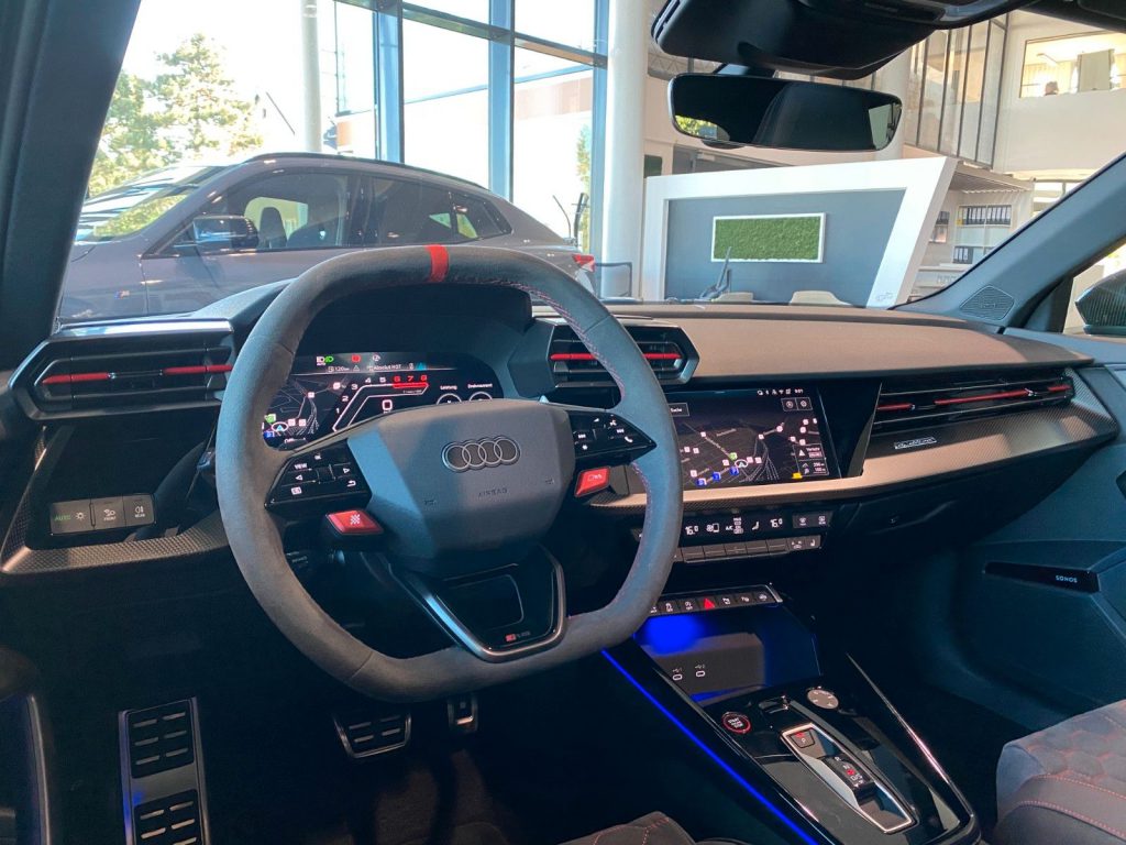 Audi RS3 Schale Matrix Carbon Pano Keramik Sportabg.