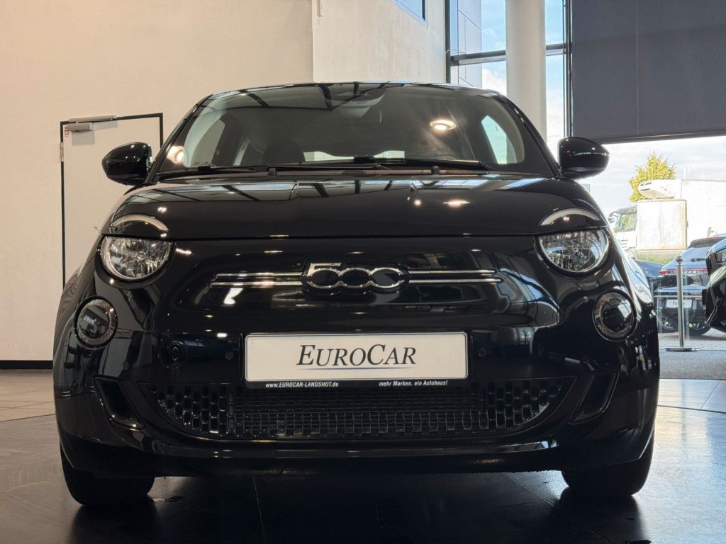 Fiat 500e RED SmartphoneInt. KomfortP Shzg Kamera PDC