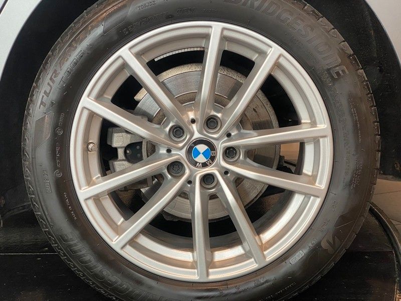 BMW 318d Touring Curved DrivingAssistant Sthzg LED