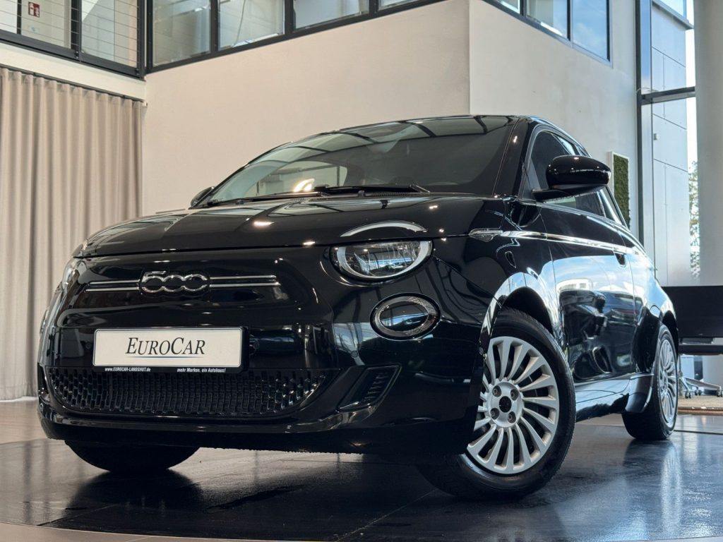 Fiat 500e RED SmartphoneInt. KomfortP Shzg Kamera PDC