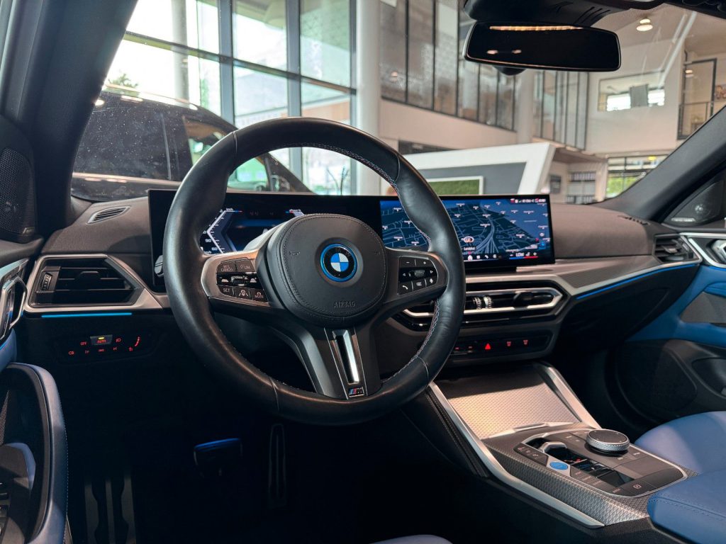 BMW i4 M50 Gran Coupe Merino SurrView H&K ACC 20"