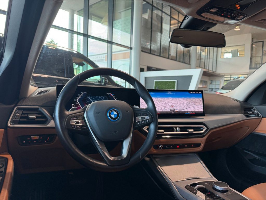 BMW 320e Touring CockpitProf HUD SportS Kamera ACC
