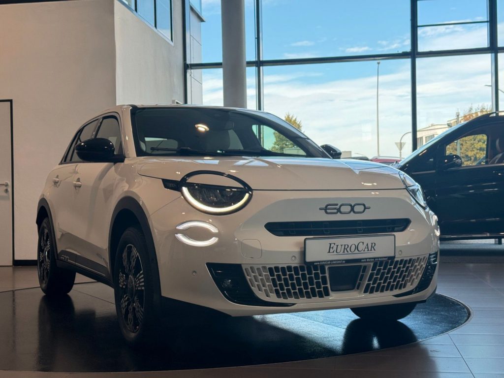 Fiat 600 Hybrid StyleP SmartphoneInt. Shz Kamera LED