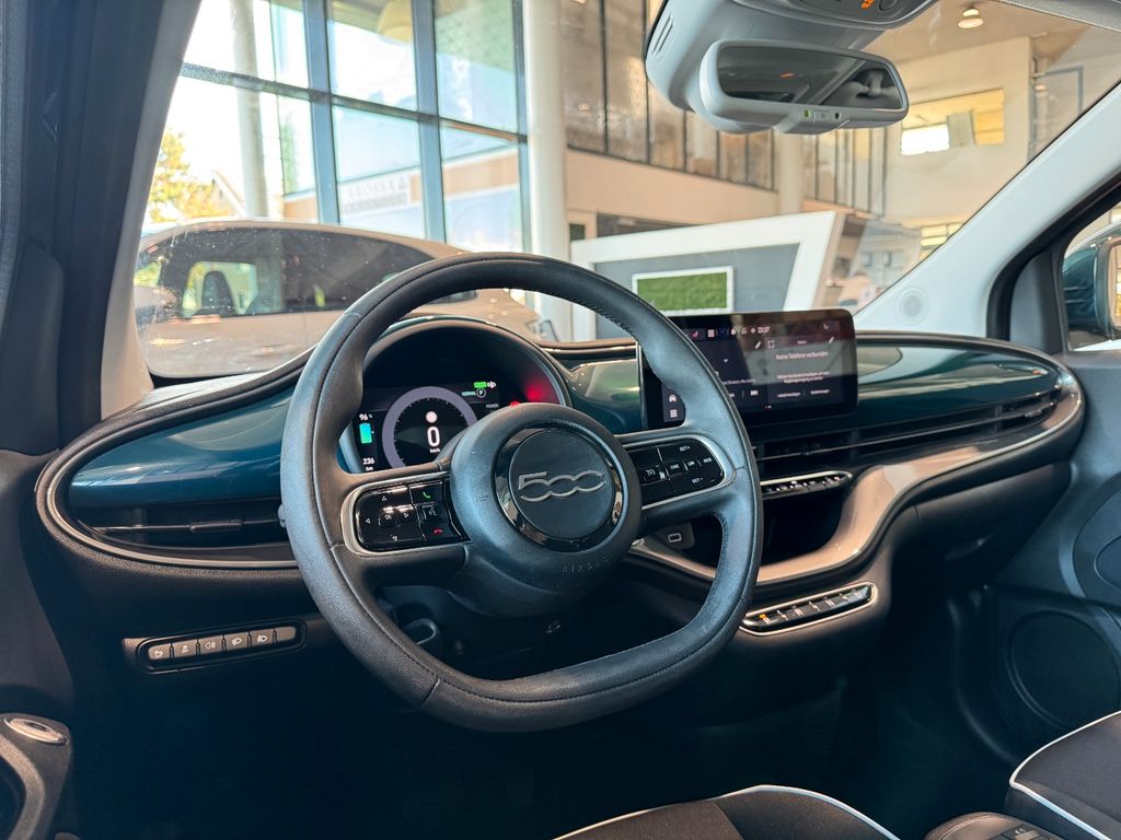 Fiat 500e 42kW/h SmartphoneInt SpurhalteA Shzg Kamera
