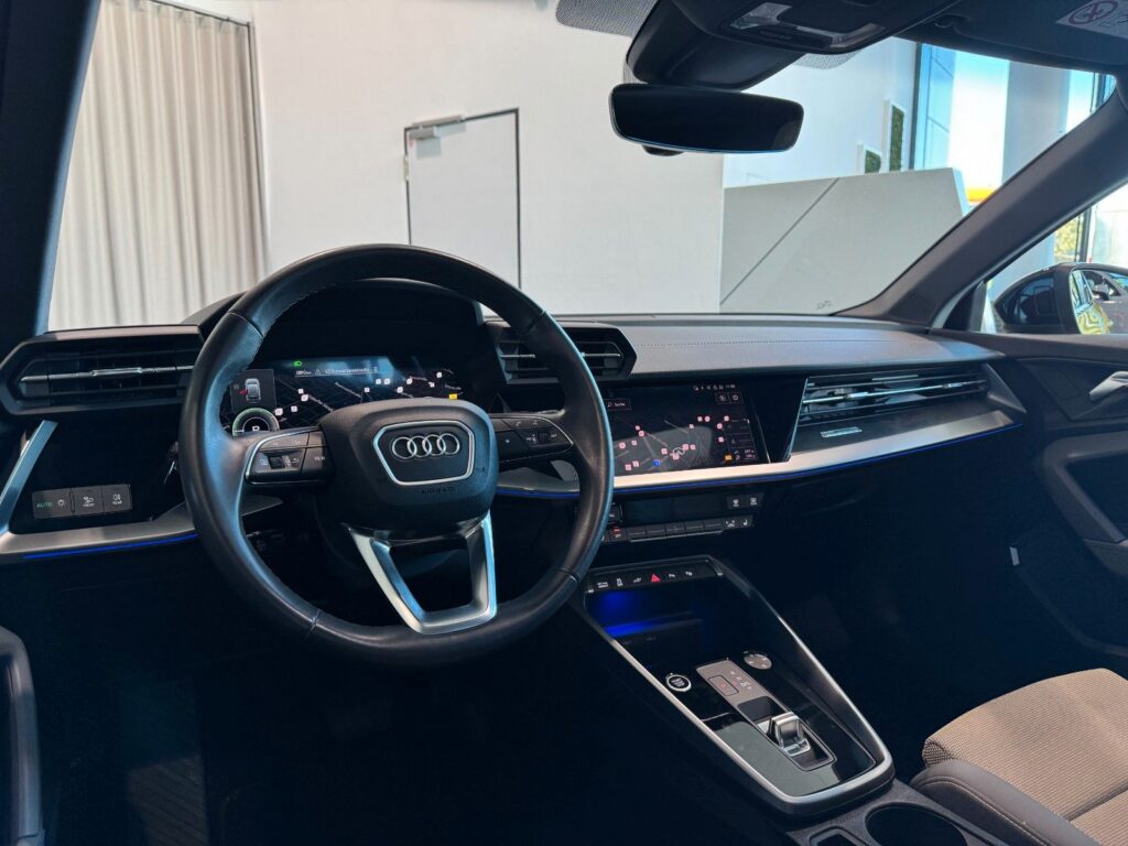 Audi A3 45 TFSIe S-line ViCo Matrix Pano Kam. B&O ACC